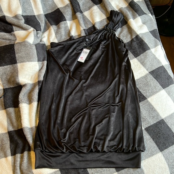 BCBGMaxAzria Dresses & Skirts - BCBGMAXAZRIA One Shoulder Little Black Dress With Jewel detail. Size Large